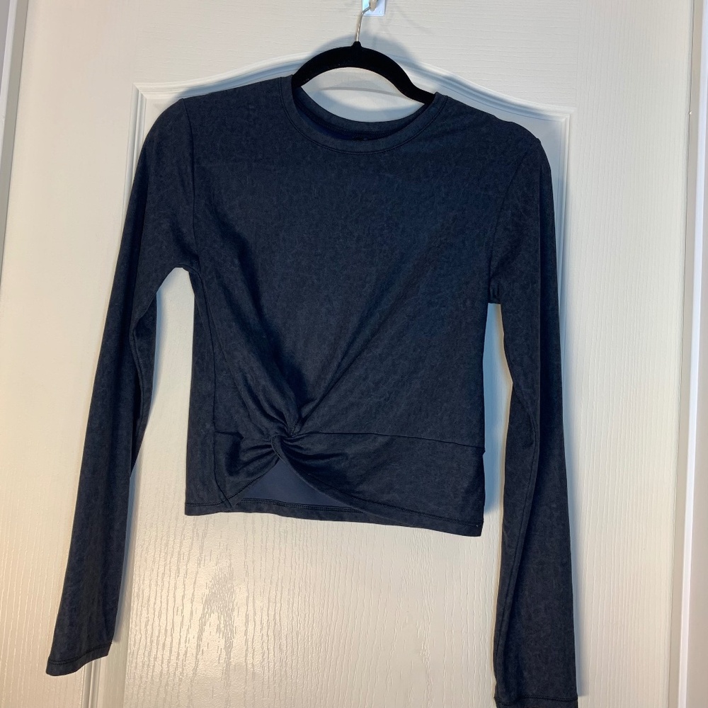 90 Degree by Reflex – Cropped Knotted Yoga & Pilates Top, Long Sleeves (Small)‎